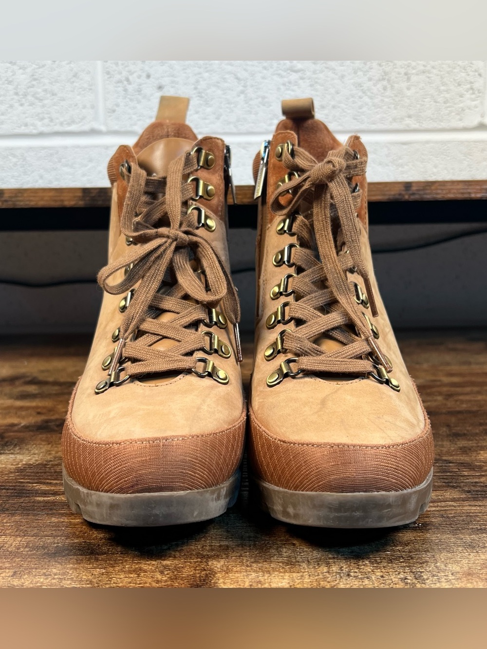 Vionic Spencer Boots Tan Chunky Waterproof Leather Hiker Combat Ankle Zip 8.5 - Picture 3 of 13